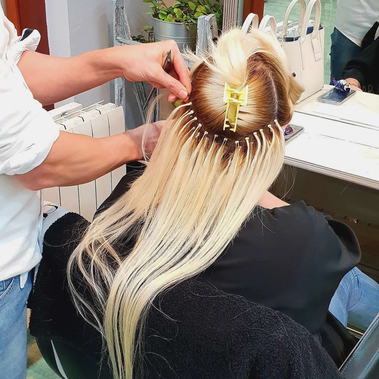 Colocación de extensiones de cabello natural